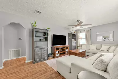 205 Robin Street, Deer Park, TX 77536 - Photo 4