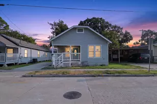 320 E Murrill St, Baytown, TX 77520 - Photo 1