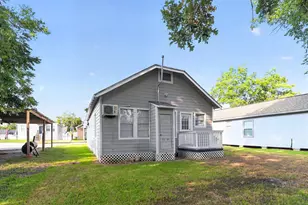 320 E Murrill St, Baytown, TX 77520 - Photo 24