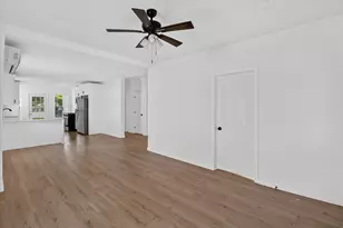 320 E Murrill St, Baytown, TX 77520 - Photo 10