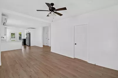 320 E Murrill Street, Baytown, TX 77520 - Photo 12