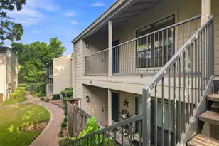 1100 Augusta Dr, Houston, TX 77057 - Photo 2