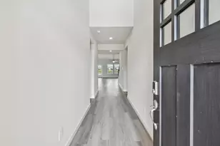 6425 Green Clover Ln, Pearland, TX 77584 - Photo 2