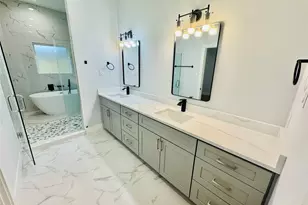 9362 Starfire Ln, Houston, TX 77036 - Photo 2