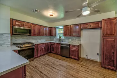 3003 Paul Knox Street, Huntsville, TX 77320 - Photo 2