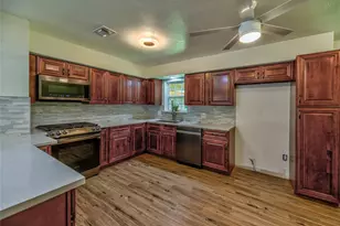 3003 Paul Knox St, Huntsville, TX 77320 - Photo 2