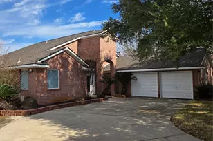 13998 Shoreline Dr, Willis, TX 77318 - Photo 2