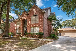 2818 Maple Bend Dr, Houston, TX 77345 - Photo 2