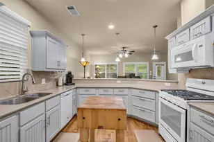 209 W George Jones Rd, Livingston, TX 77351 - Photo 6