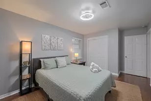 2218 Silverbonnet St, Houston, TX 77055 - Photo 22