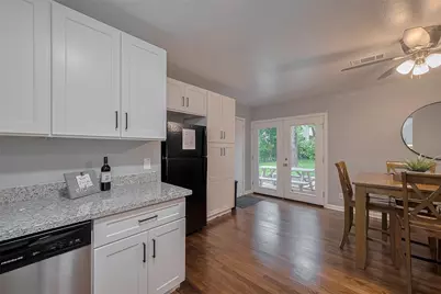 2218 Silverbonnet Street, Houston, TX 77055 - Photo 16