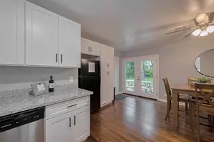 2218 Silverbonnet St, Houston, TX 77055 - Photo 16