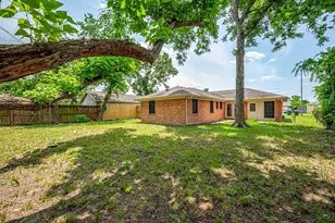 2218 Silverbonnet St, Houston, TX 77055 - Photo 2