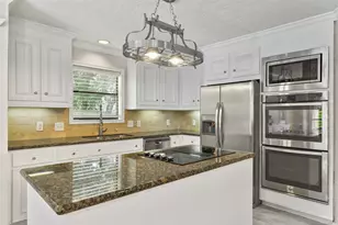 416 Live Oak Ln, Friendswood, TX 77546 - Photo 10