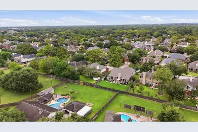 2413 Piney Woods Drive, Pearland, TX 77581 - Photo 34