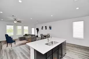 12320 Churchill Down Dr, Houston, TX 77047 - Photo 2
