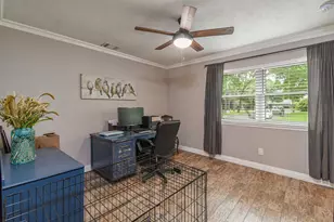 310 Prince of Wales St, Conroe, TX 77304 - Photo 8