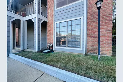 2402 Sycamore Avenue #D4, Huntsville, TX 77340 - Photo 2