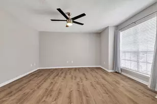 2402 Sycamore Ave, Huntsville, TX 77340 - Photo 6
