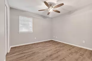 2402 Sycamore Ave, Huntsville, TX 77340 - Photo 10