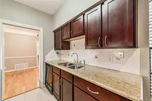 2700 Revere St, Houston, TX 77098 - Photo 14