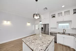 1320 Dorothy St, Houston, TX 77008 - Photo 14