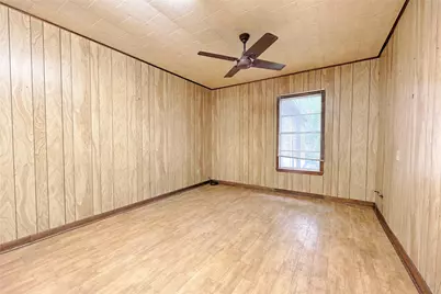 200 Young Street, Hallettsville, TX 77964 - Photo 12