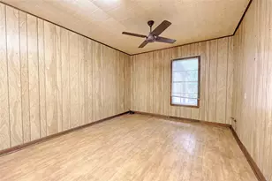 200 Young St, Hallettsville, TX 77964 - Photo 12