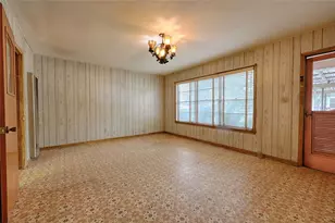 200 Young St, Hallettsville, TX 77964 - Photo 4