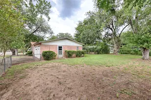 200 Young St, Hallettsville, TX 77964 - Photo 28