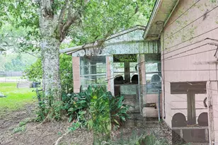 200 Young St, Hallettsville, TX 77964 - Photo 26