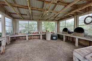 200 Young St, Hallettsville, TX 77964 - Photo 28