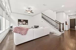 6703 Saxton Manor St, Houston, TX 77055 - Photo 8