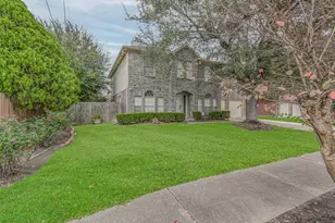 16818 Parliament Dr, Houston, TX 77083 - Photo 2