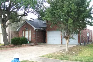 8978 Dawnridge Dr, Houston, TX 77071 - Photo 2