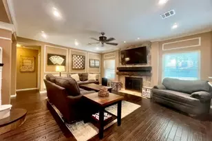 2030 Town Hill Dr, Houston, TX 77062 - Photo 14