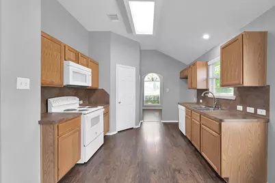 18441 Sunrise Oaks Court, Montgomery, TX 77316 - Photo 8