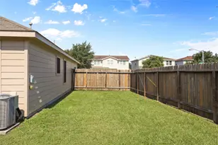 317 Falling Pine Dr, Conroe, TX 77304 - Photo 20