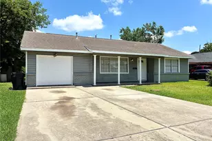 631 Roper St, Houston, TX 77034 - Photo 2