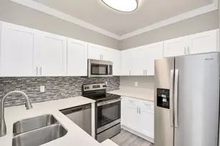 2222 Maroneal St, Houston, TX 77030 - Photo 2