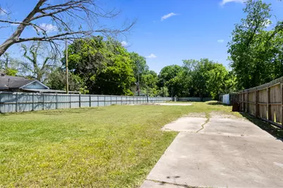 7004 Glass Street, Houston, TX 77016 - Photo 8