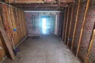 4821 Burma Rd, Houston, TX 77033 - Photo 4