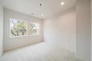 7407 Janak Dr, Houston, TX 77055 - Photo 38