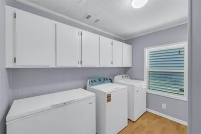 817 Westview, Galveston, TX 77650 - Photo 24