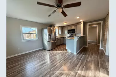 1214 W 5th Street, Freeport, TX 77541 - Photo 6