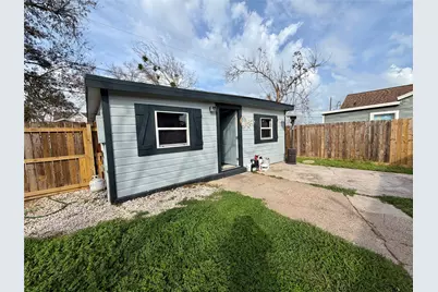 1214 W 5th Street, Freeport, TX 77541 - Photo 2