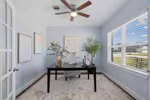 12340 N Chestnut Hls Dr, Conroe, TX 77303 - Photo 4