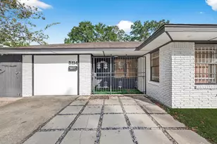 5114 W 43rd St, Houston, TX 77092 - Photo 2