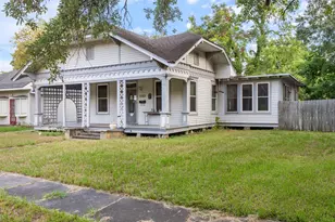 1313 6th St, Bay City, TX 77414 - Photo 2