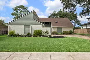 2218 Green Tee Dr Dr, Pearland, TX 77581 - Photo 1